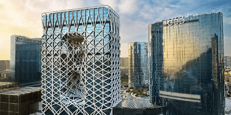 Melco anticipates a turnaround in FY22 as losses hit $750 million.